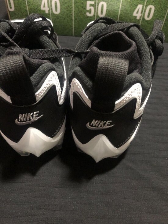 New Nike Diamond Turf 93 TD Mens sz 8 Football Cleats White Black HF5298 101 main image 5